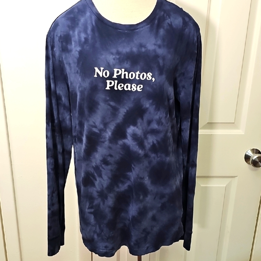 Navy Tie-Dye Long Sleeve Tee Shirt. Graphic( No Photos Please) Size Meduim